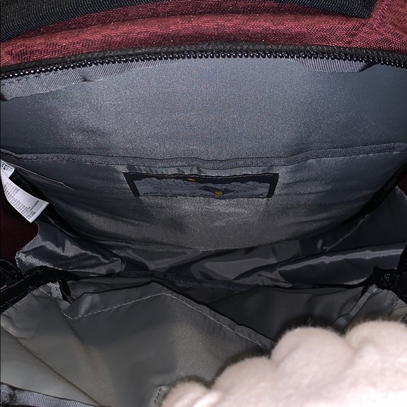 NWT The North Face Pivoter Backpack, Red - Picture 5 of 12